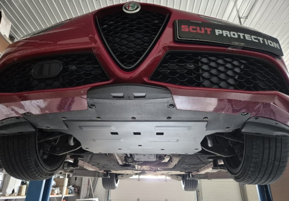 Piastra paramotore di acciaio Alfa Romeo Giulia