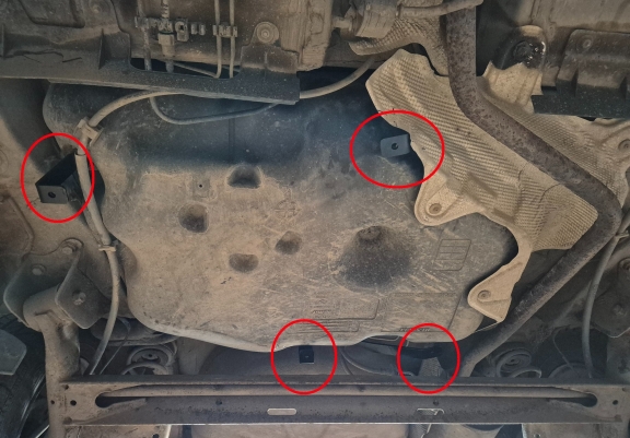 Protezione di acciaio per il serbatoio Dacia Sandero