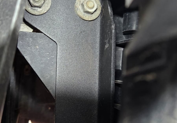 Piastra paramotore di acciaio BMW Seria 5 E60/E61 paraurti anteriore di serie